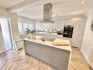 Photo 32- click for photo gallery